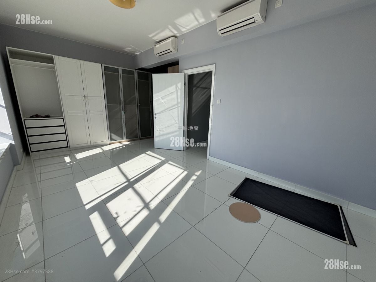 比华利山别墅 租盘 5+ 房 , 2 浴室 1,902 平方尺