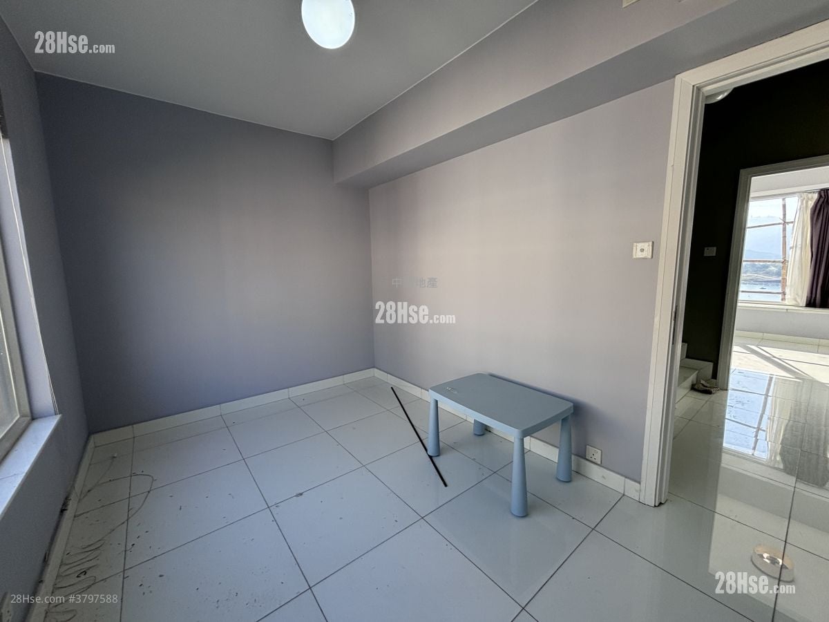 比华利山别墅 租盘 5+ 房 , 2 浴室 1,902 平方尺