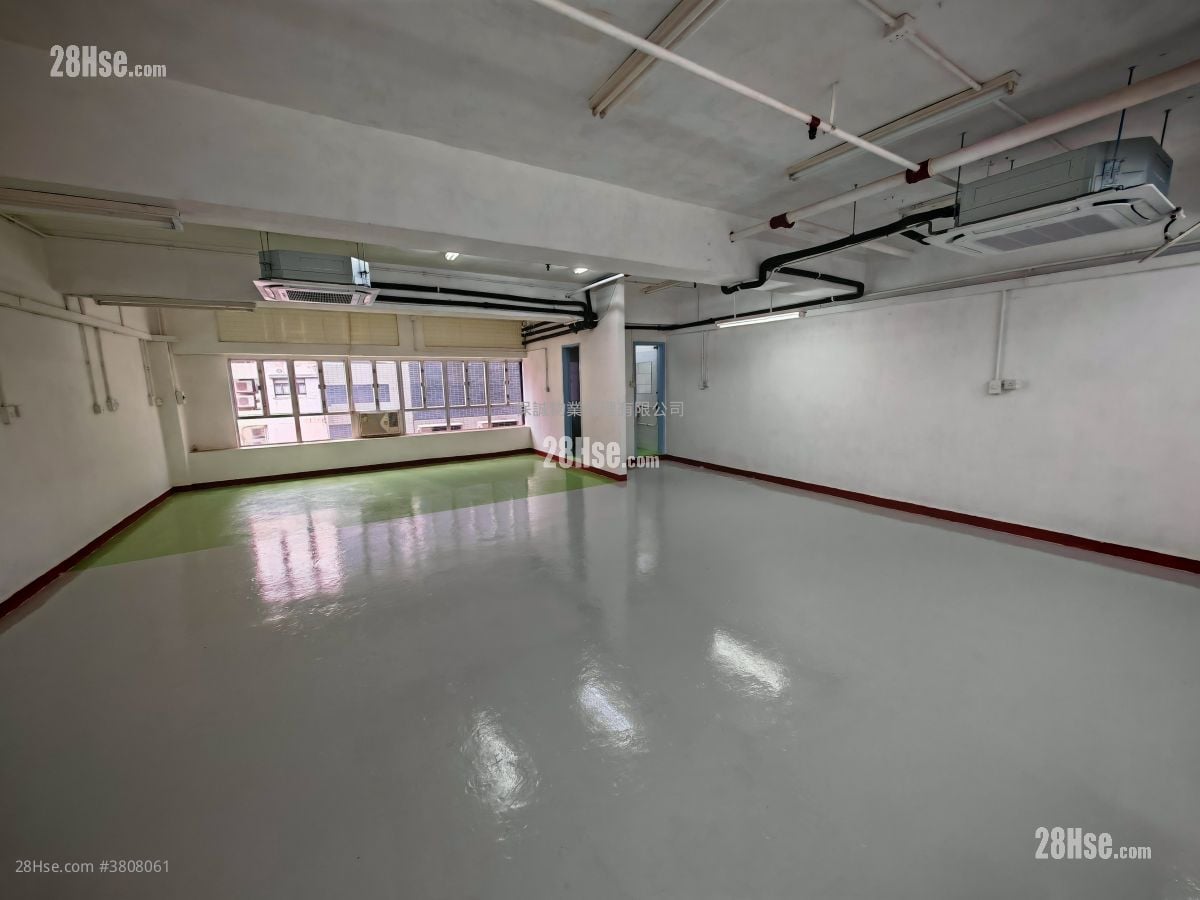 華成工商中心 租盤 1,300 平方呎