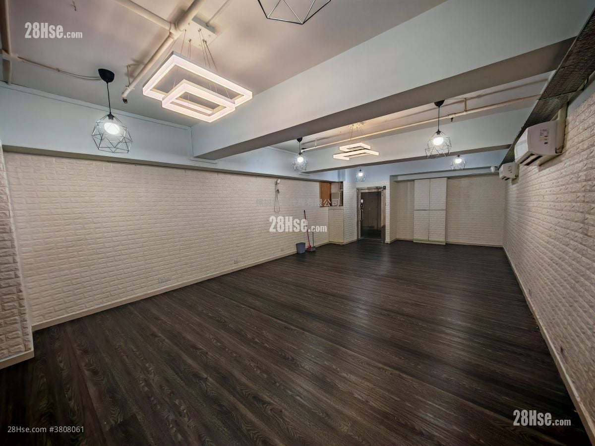 華成工商中心 租盤 1,300 平方呎