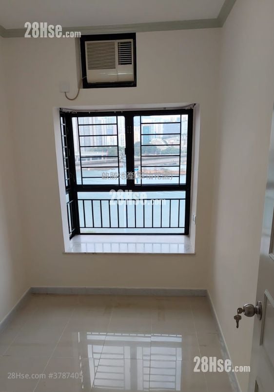 宏福花园 租盘 3 房 , 1 浴室 711 平方尺