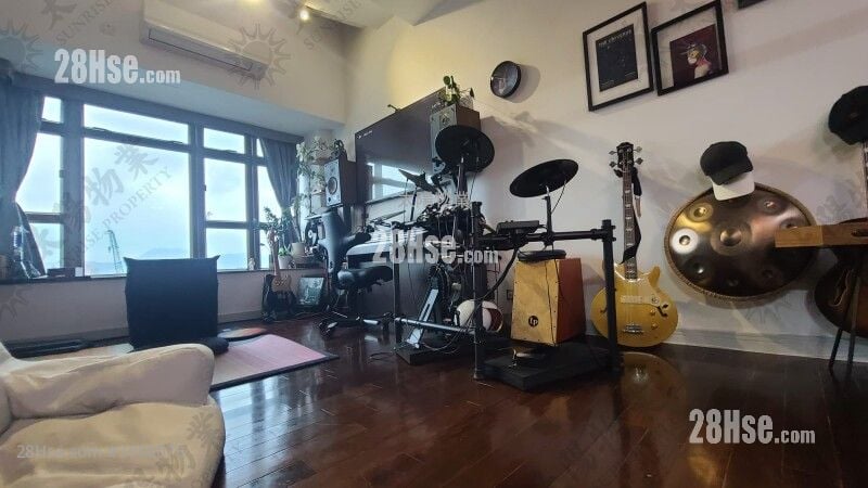 Royal Peninsula Sell 492 ft²