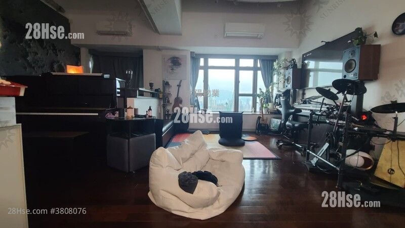 Royal Peninsula Sell 492 ft²