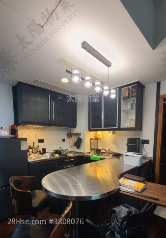 Royal Peninsula Sell 492 ft²