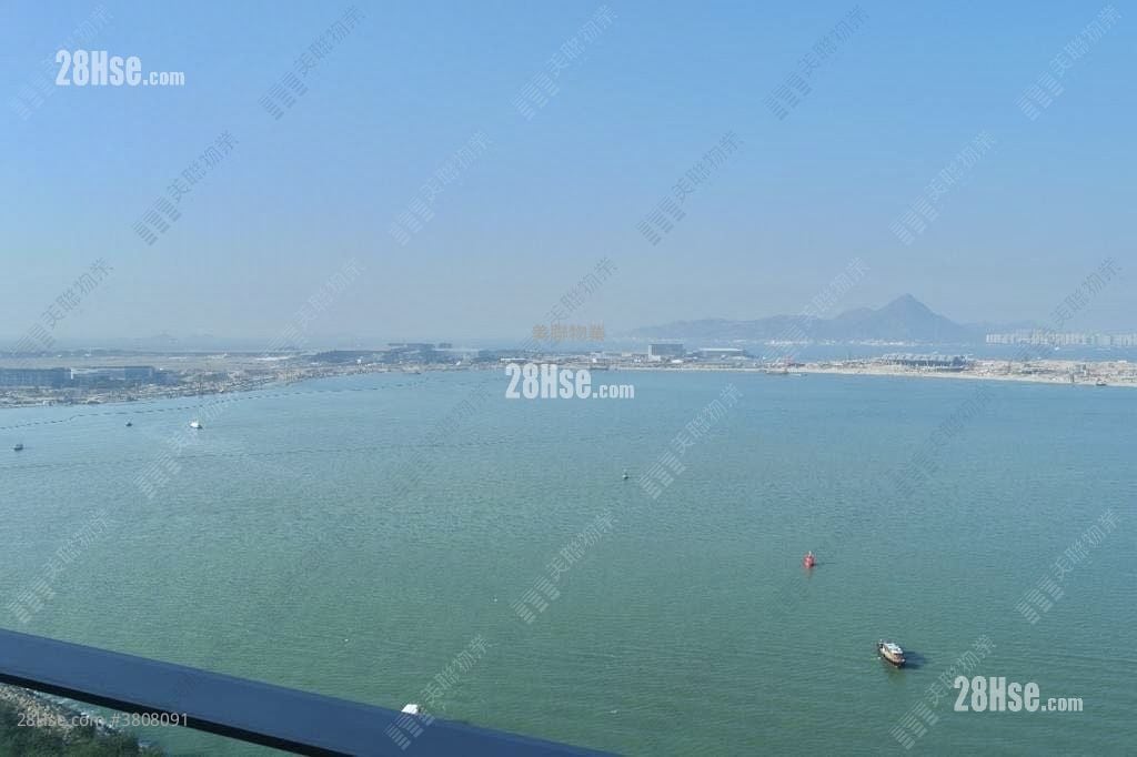 Century Link Rental 595 ft²