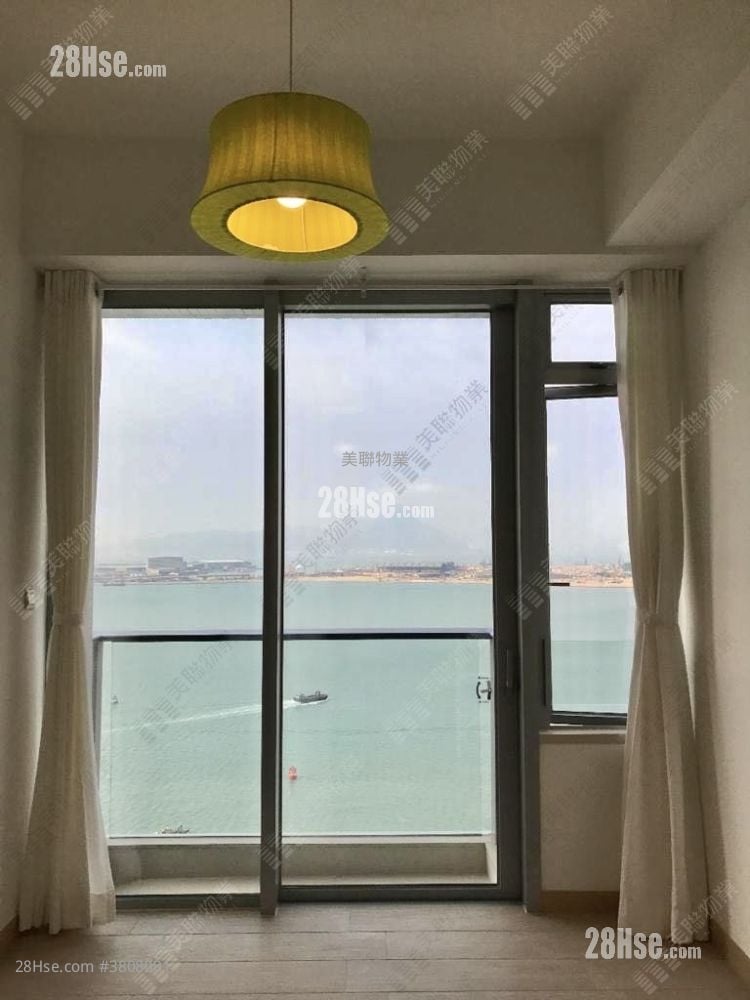 Century Link Rental 595 ft²