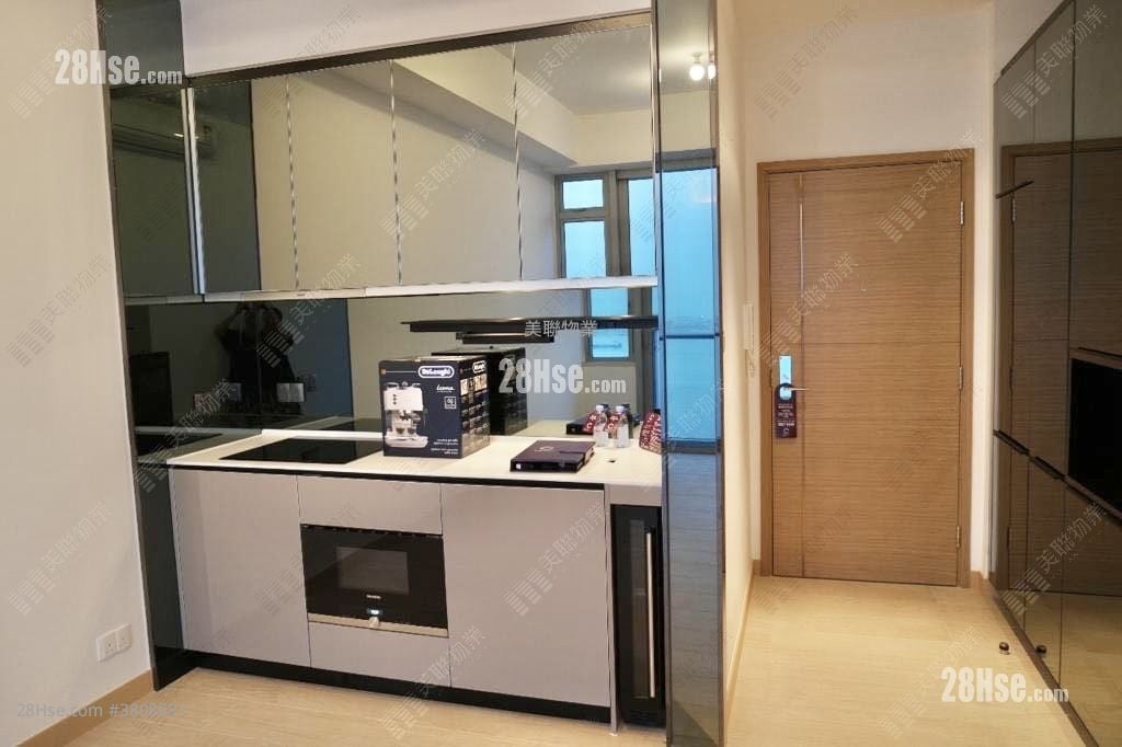 Century Link Rental 595 ft²