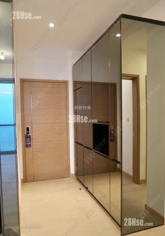 Century Link Rental 595 ft²