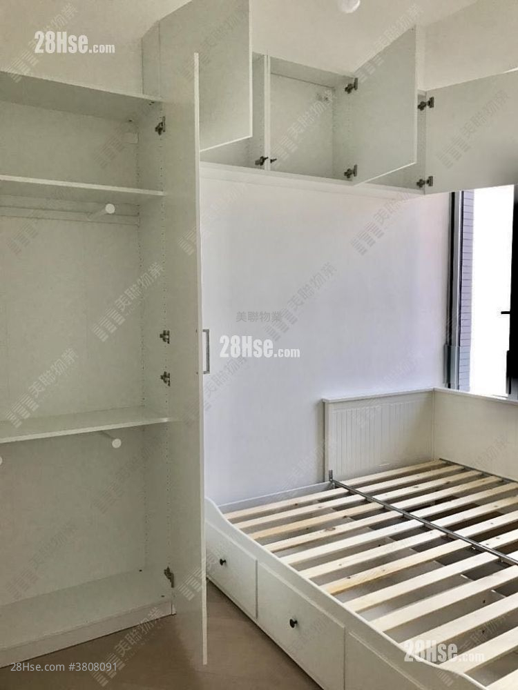 Century Link Rental 595 ft²