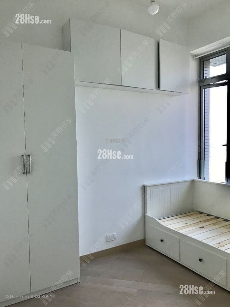 Century Link Rental 595 ft²