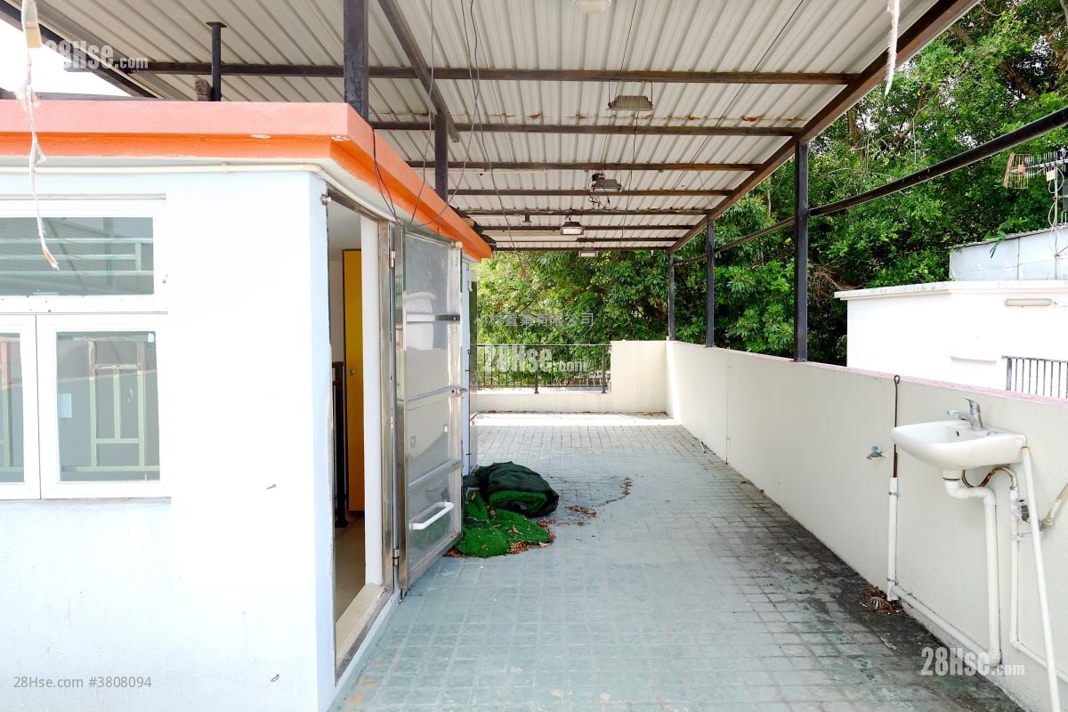 天台: 元崗村 售盤 2 房 , 1 浴室 530 平方呎