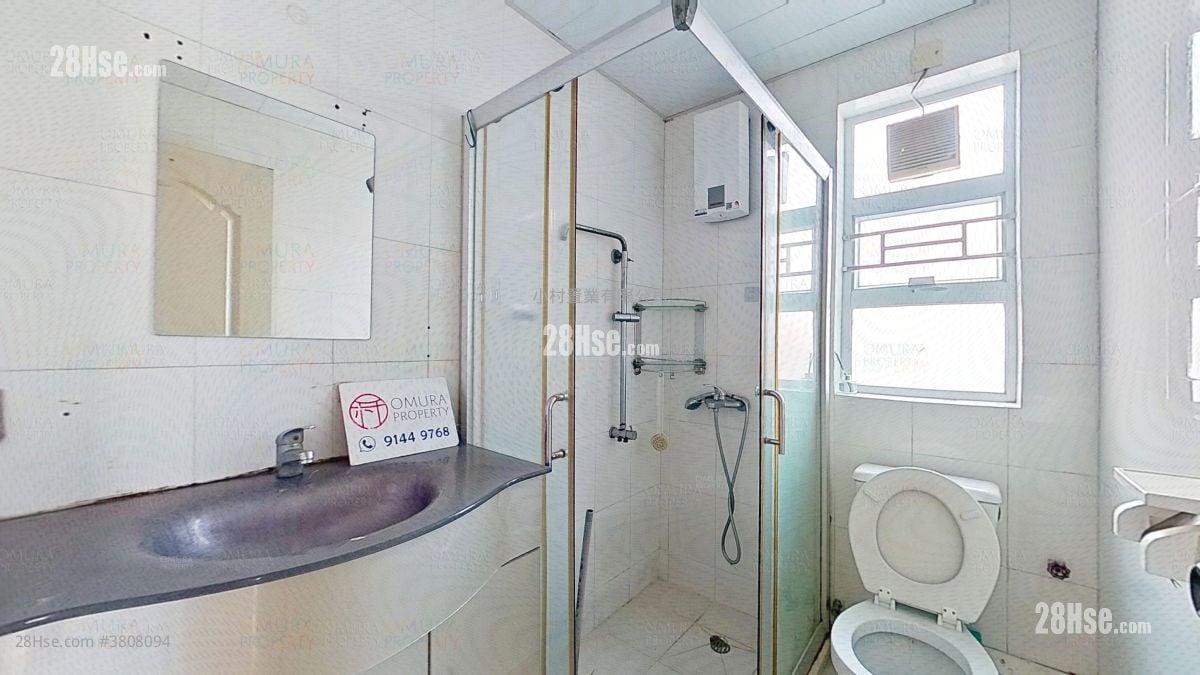 浴室: 元崗村 售盤 2 房 , 1 浴室 530 平方呎