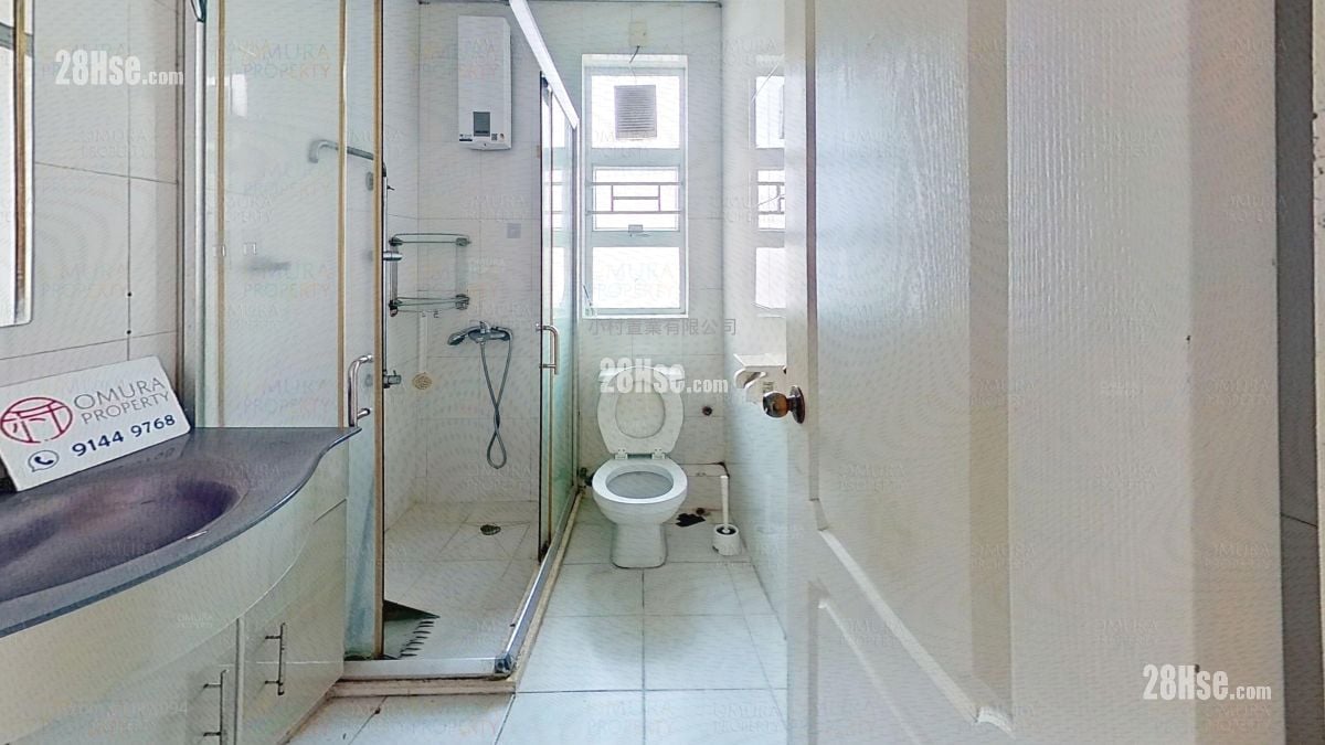 浴室: 元崗村 售盤 2 房 , 1 浴室 530 平方呎