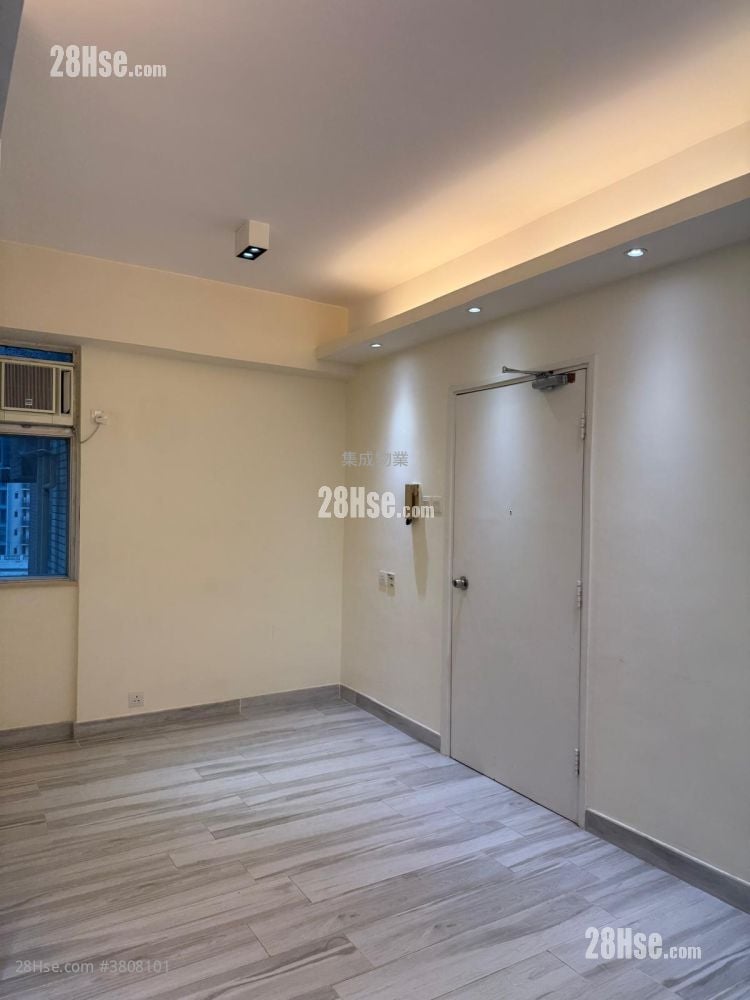 Elegant Garden Sell 2 Bedrooms , 1 Bathroom 369 ft²