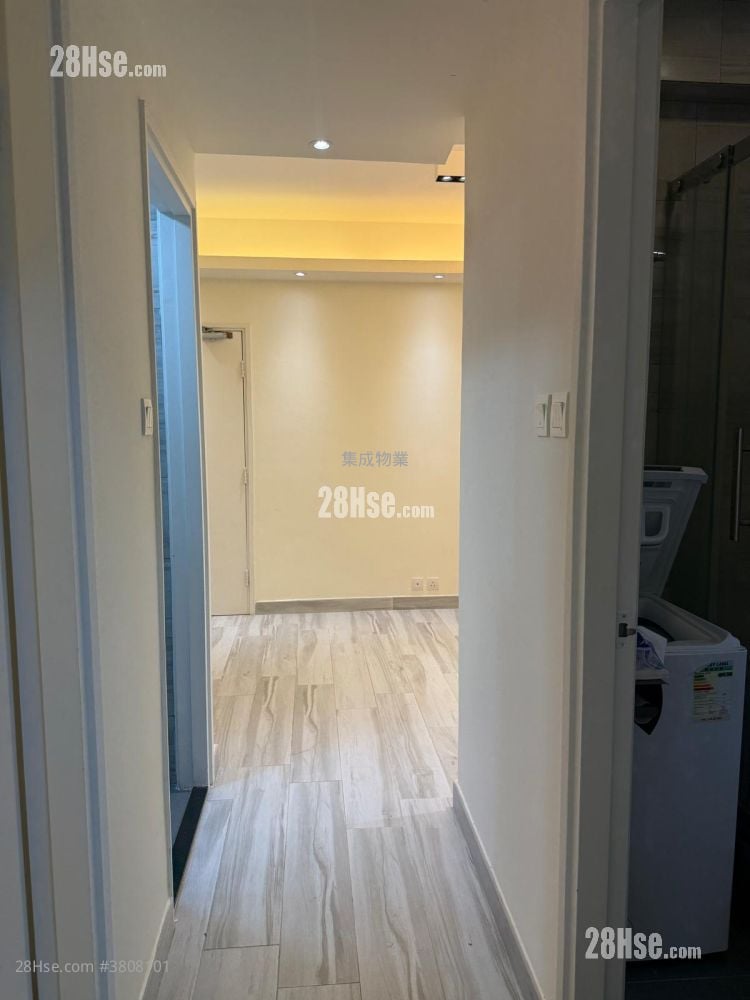 Elegant Garden Sell 2 Bedrooms , 1 Bathroom 369 ft²