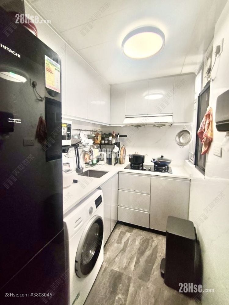 Metropolis Plaza Sell 2 Bedrooms , 1 Bathroom 411 ft²