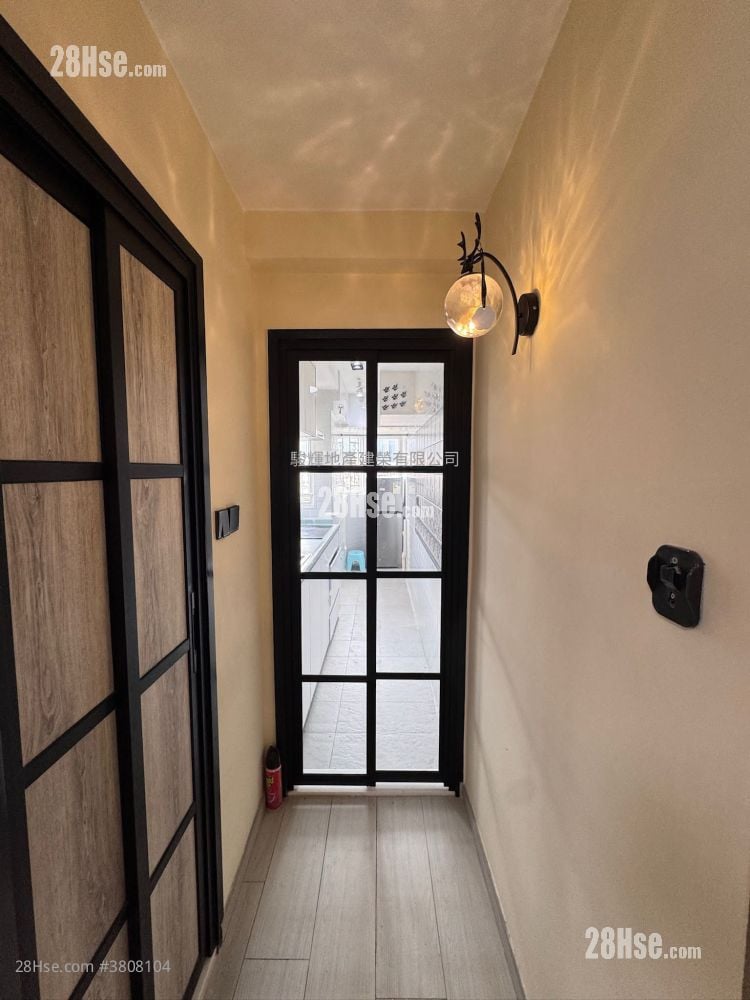 恒威阁 租盘 2 房 , 1 浴室 299 平方尺