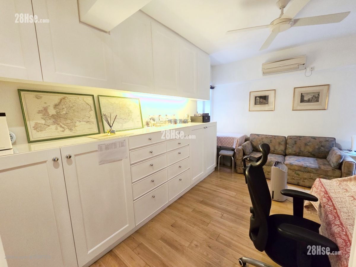 Belmont Court Sell 3 Bedrooms , 3 Bathrooms 1,695 ft²