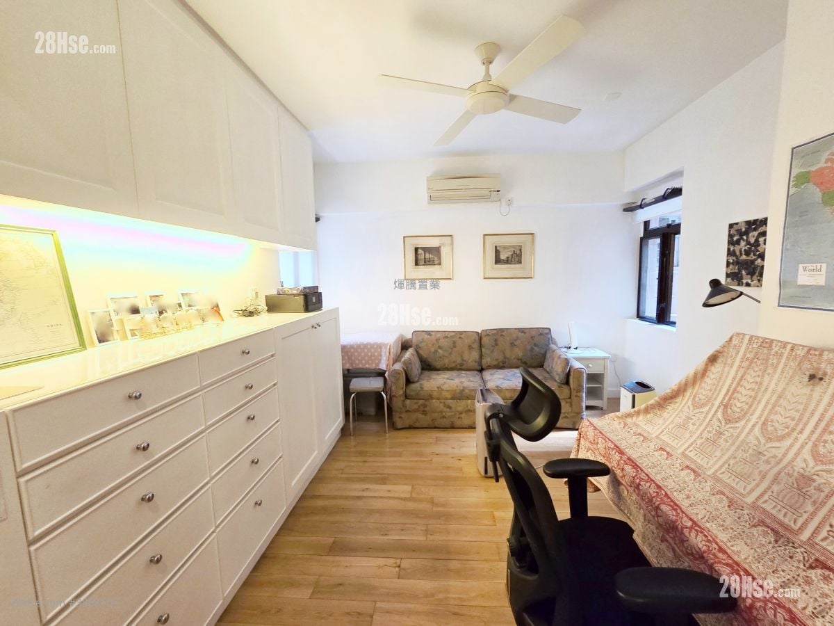 Belmont Court Sell 3 Bedrooms , 3 Bathrooms 1,695 ft²