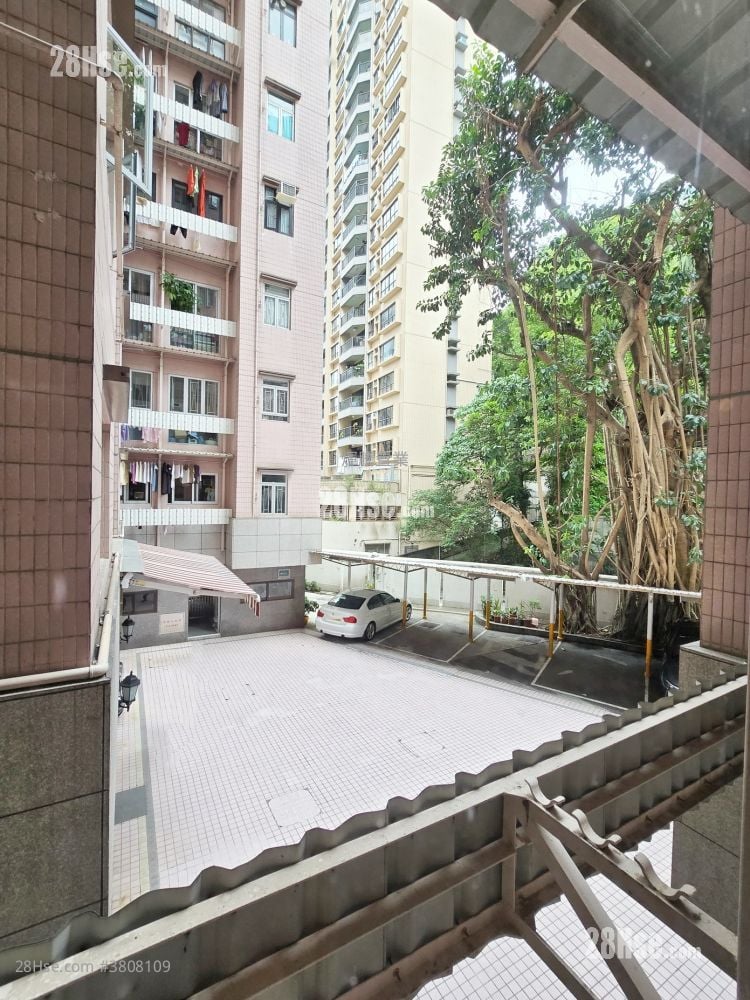 Belmont Court Sell 3 Bedrooms , 3 Bathrooms 1,695 ft²