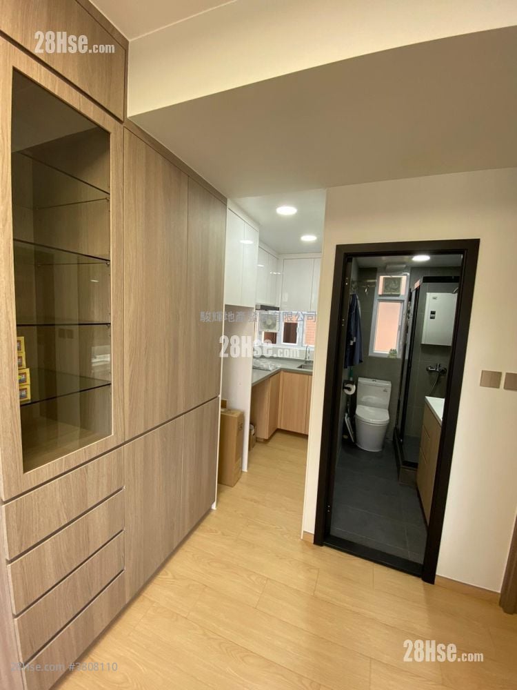 Season Mansion Sell 2 Bedrooms , 1 Bathroom 319 ft²