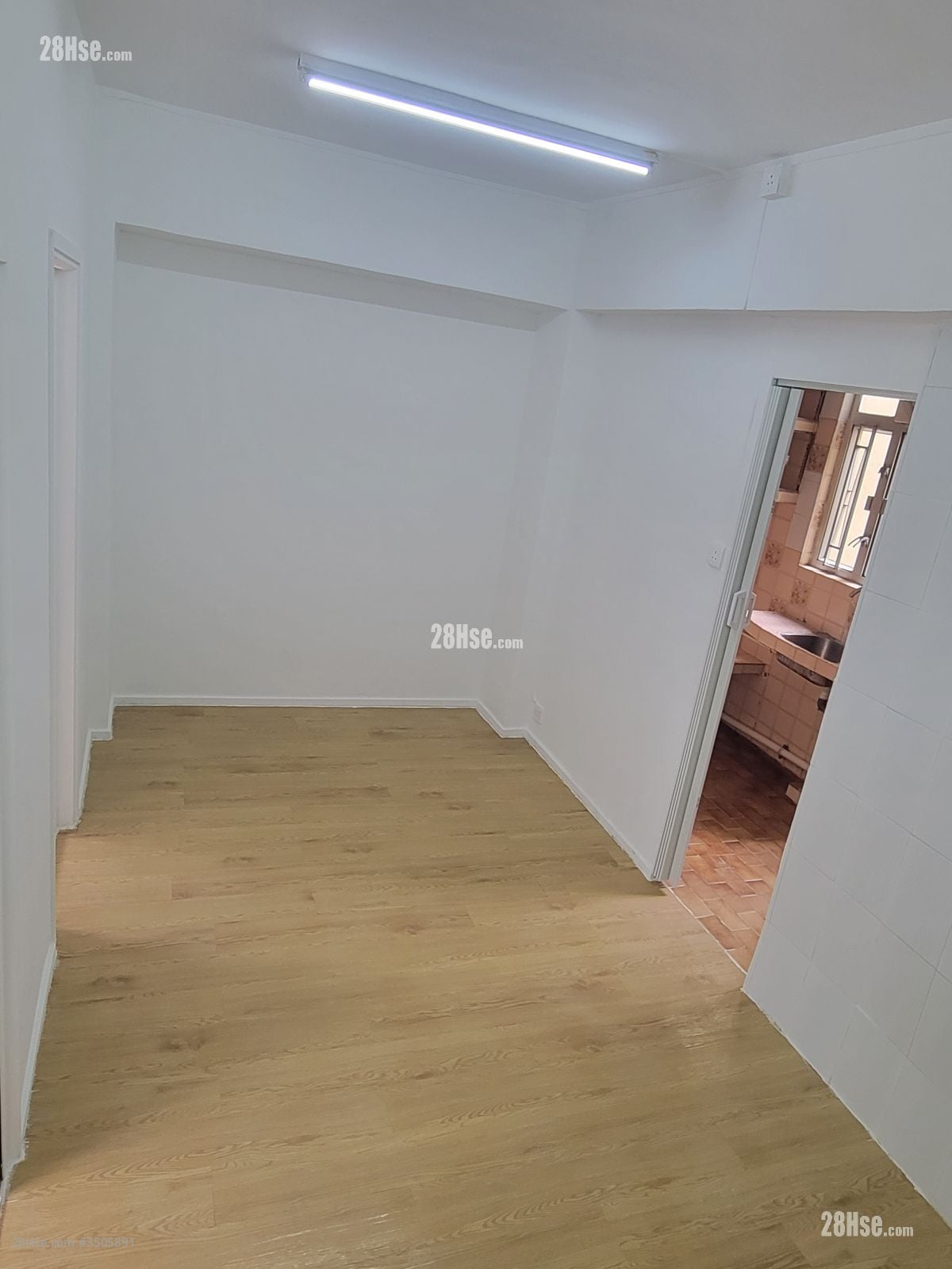 唐楼 租盘 2 房 , 1 浴室 325 平方尺