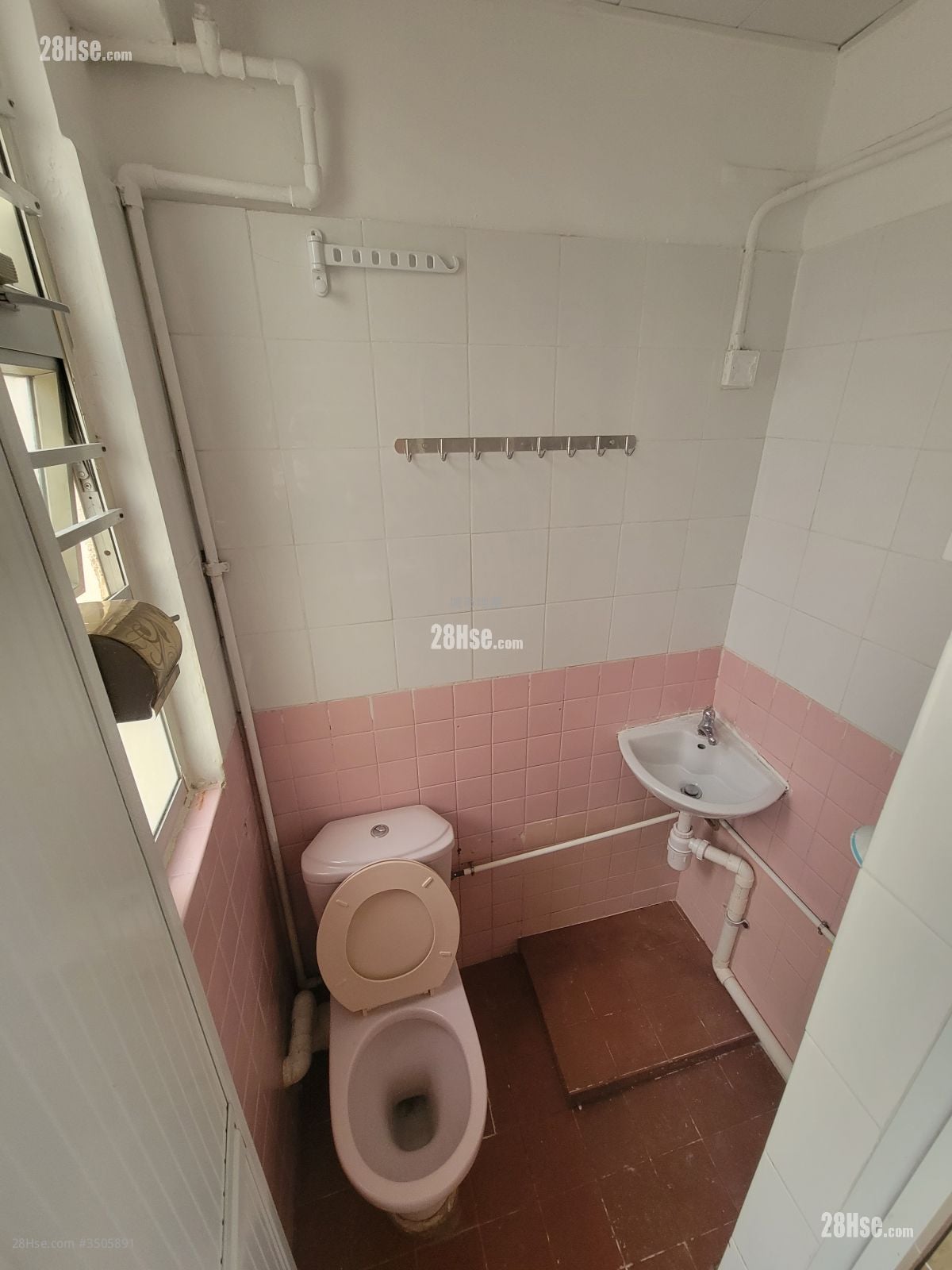 唐楼 租盘 2 房 , 1 浴室 325 平方尺