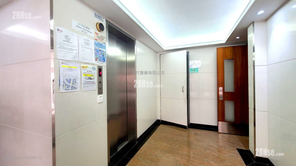 大厦入口: 贤苑 租盘 3 房 , 2 浴室 587 平方尺