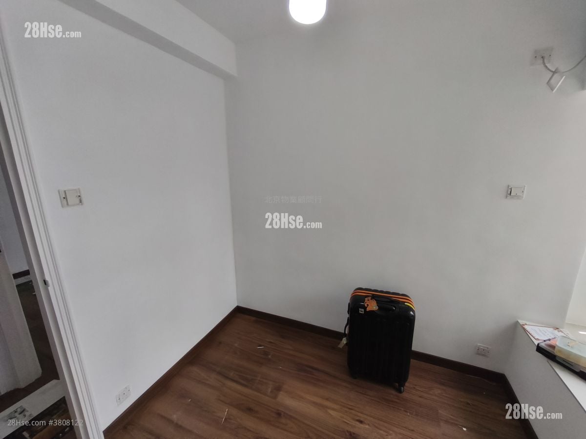 丽港城 租盘 2 房 , 1 浴室 517 平方尺