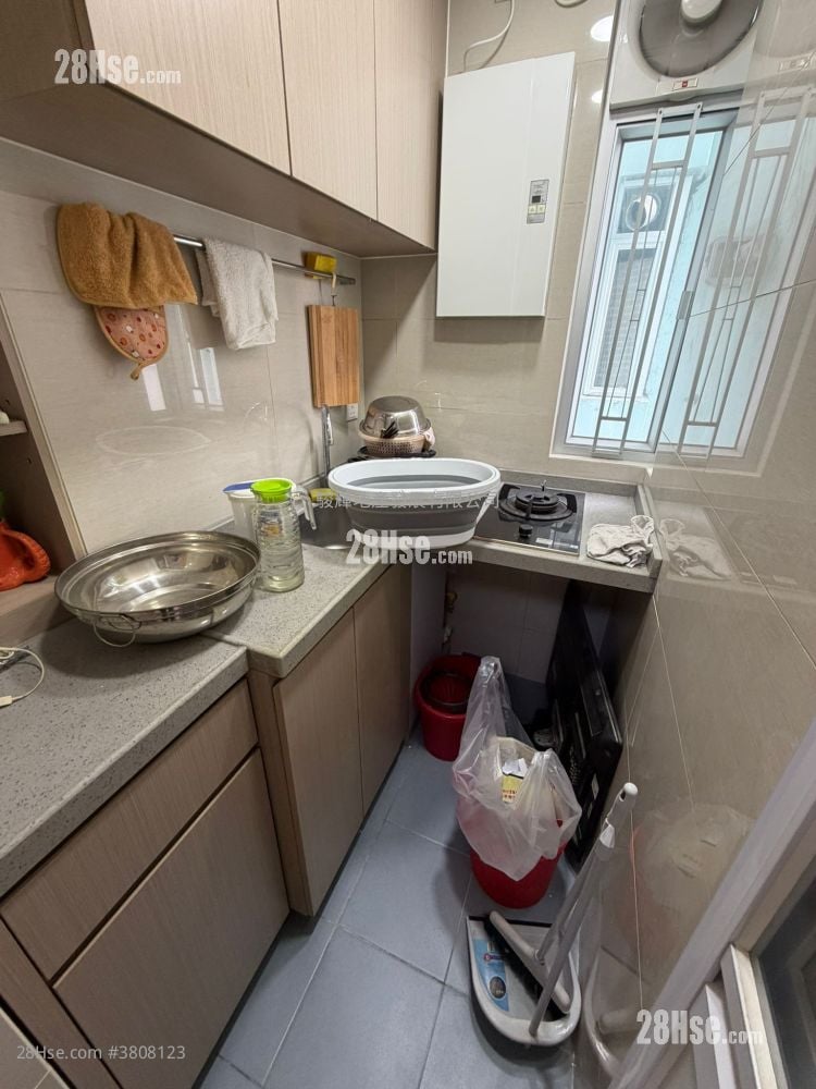 Winfield Building Sell 2 Bedrooms , 1 Bathroom 246 ft²