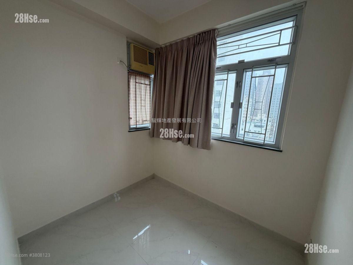 Winfield Building Sell 2 Bedrooms , 1 Bathroom 246 ft²