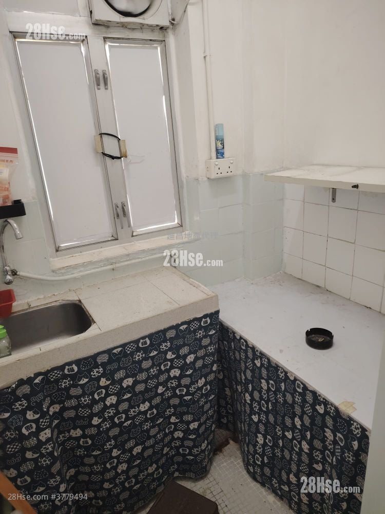 Chung Wo Building Rental 2 Bedrooms , 1 Bathroom 320 ft²
