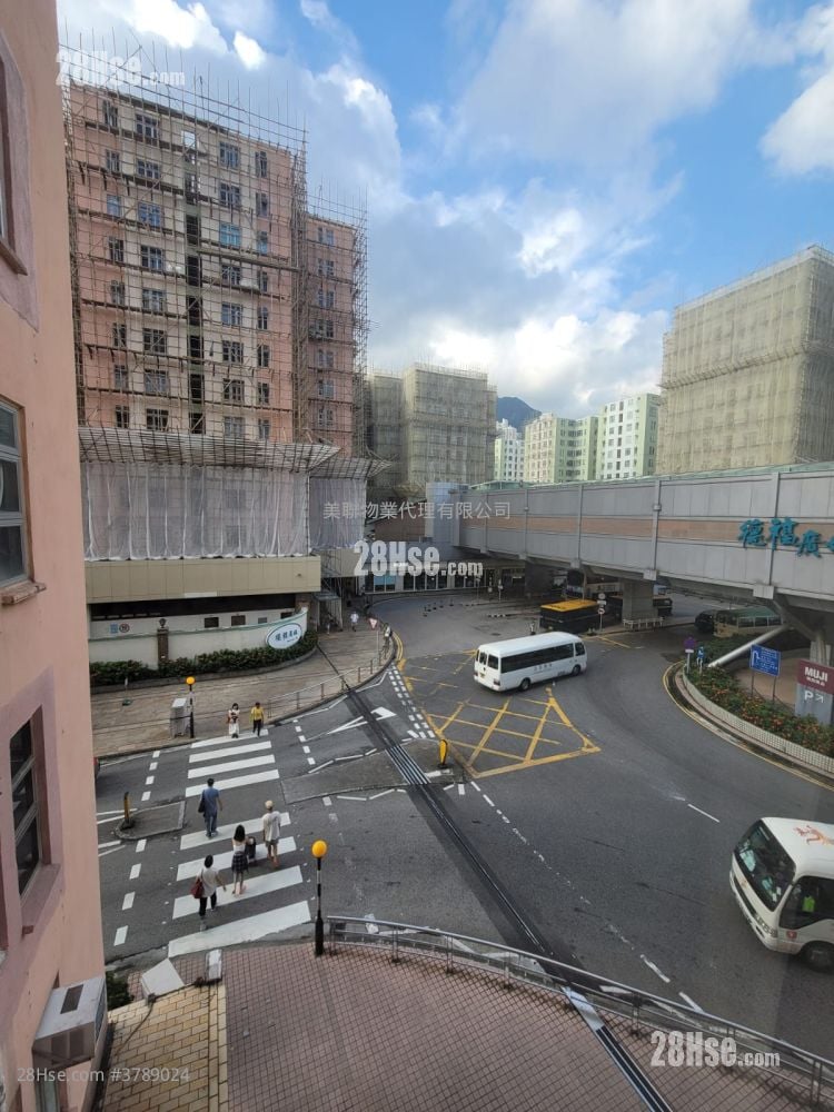 Telford Gardens Rental 2 Bedrooms , 1 Bathroom 556 ft²