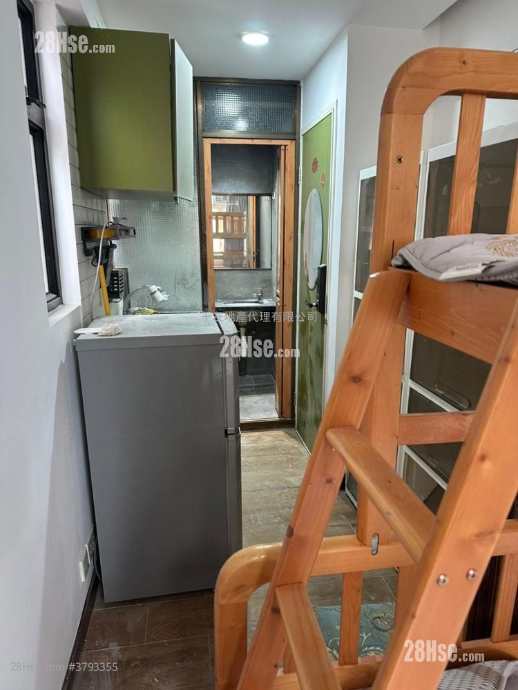 Kin Yip Building Rental Studio , 1 Bathroom 130 ft²