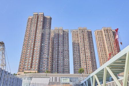 building outlook: Sun Yuen Long Centre Sell 2 Bedrooms , 1 Bathroom 466 ft²