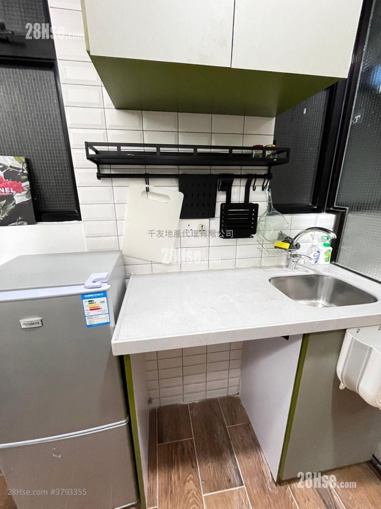 Kin Yip Building Rental Studio , 1 Bathroom 130 ft²