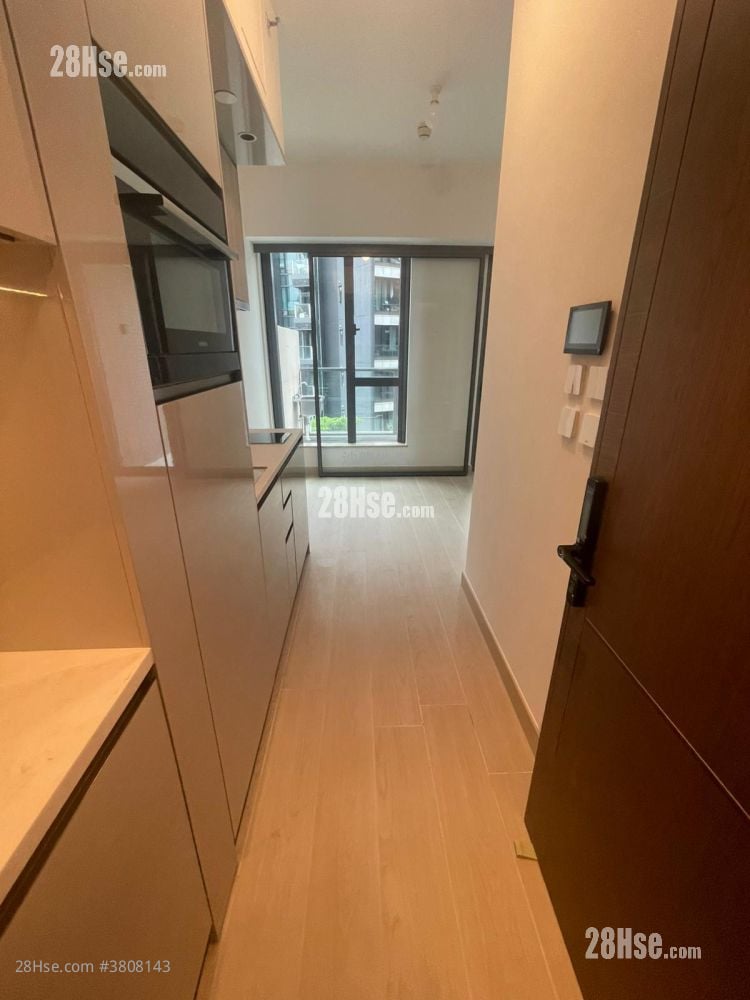 Gold Coast Bay Sell Studio , 1 Bathroom 183 ft²