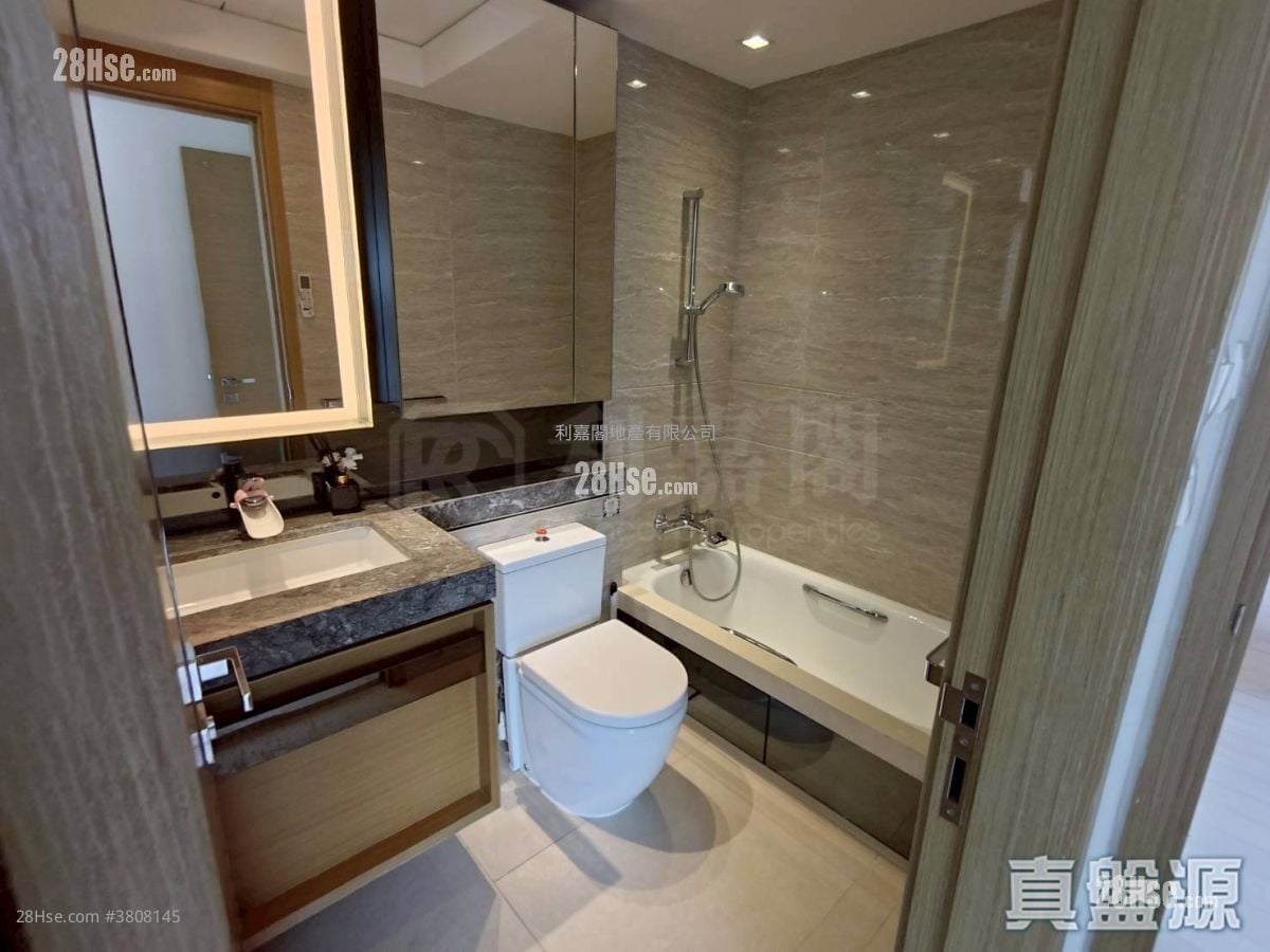 峻峦 租盘 3 房 , 2 浴室 716 平方尺