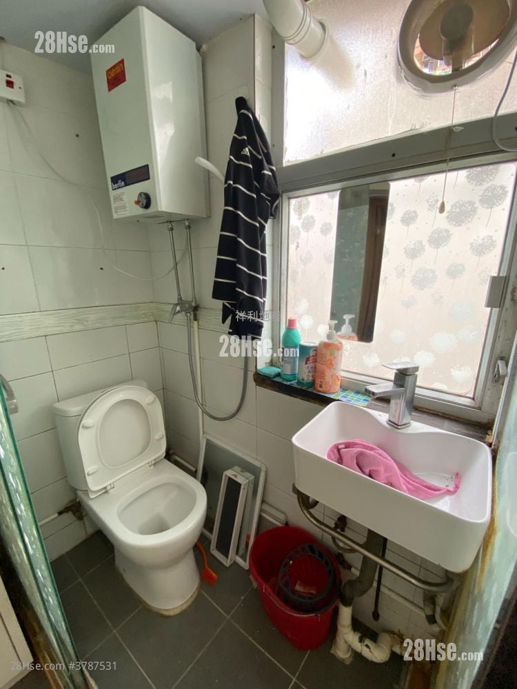 单幢楼房 租盘 1 房 180 平方尺