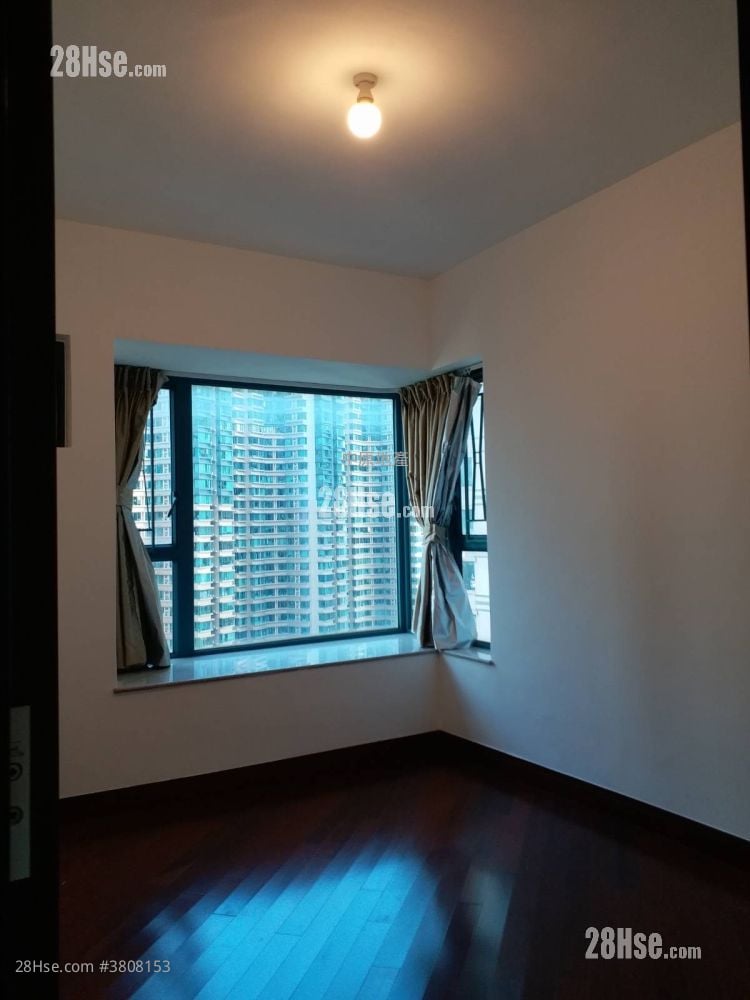 master room: The Long Beach Sell 2 Bedrooms , 1 Bathroom 563 ft²