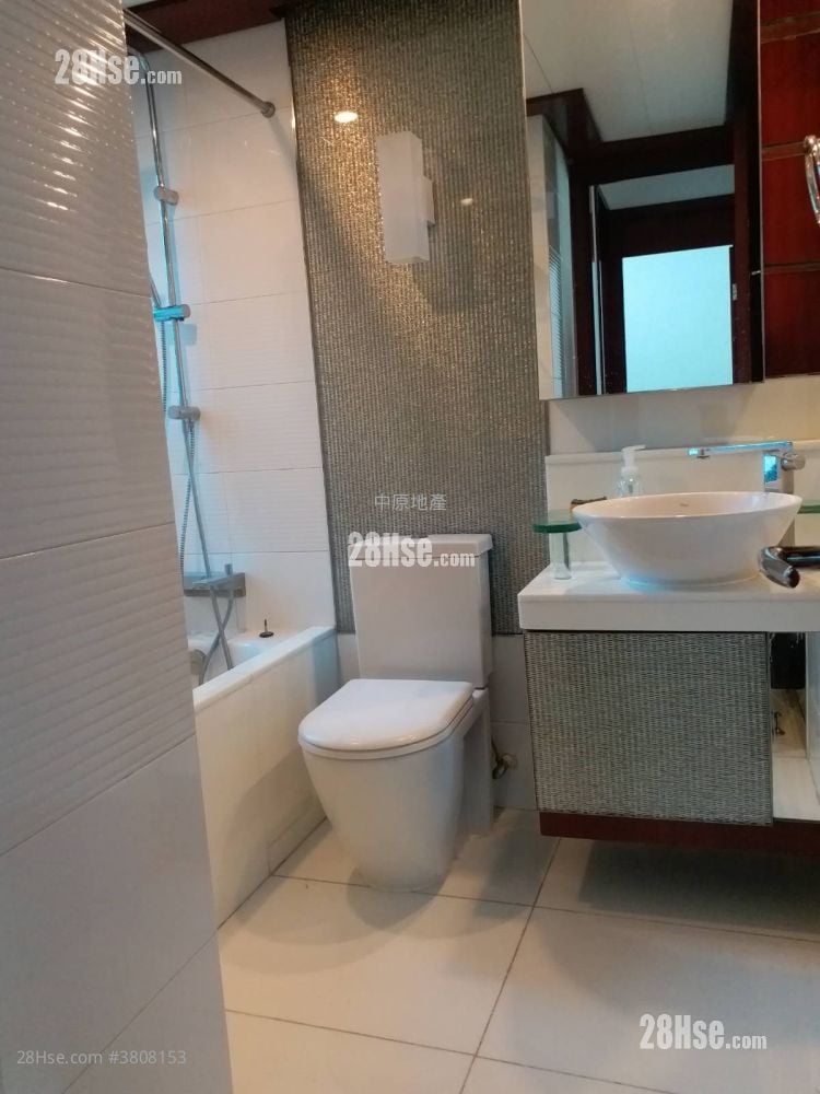 bathroom: The Long Beach Sell 2 Bedrooms , 1 Bathroom 563 ft²