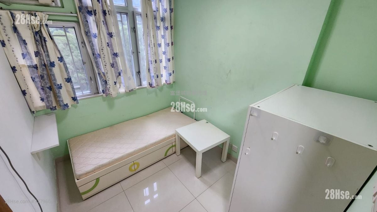 Kwong Lam Court Sell 3 Bedrooms , 1 Bathroom 595 ft²