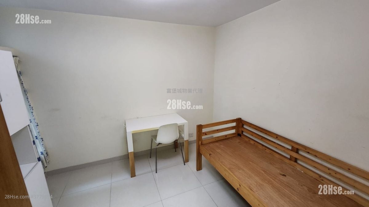 Kwong Lam Court Sell 3 Bedrooms , 1 Bathroom 595 ft²