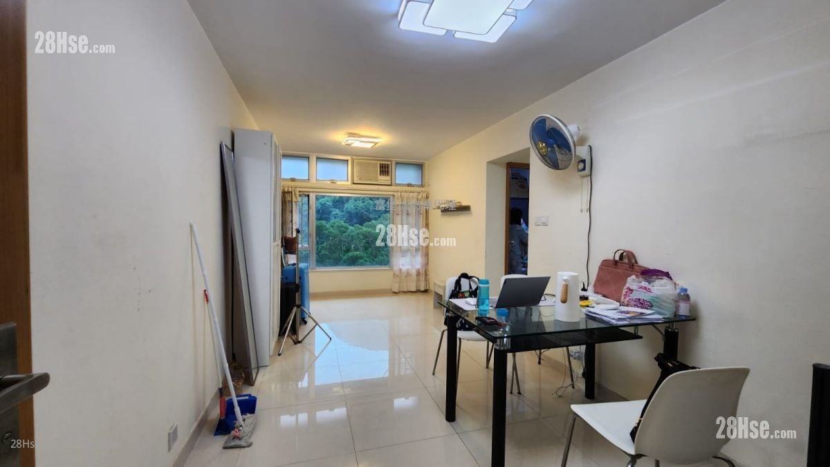 Kwong Lam Court Sell 3 Bedrooms , 1 Bathroom 595 ft²
