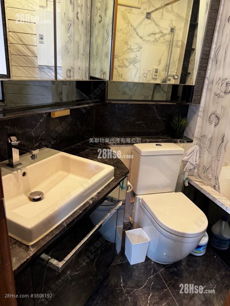 bathroom: Grand Yoho Sell 1 Bedroom , 1 Bathroom 413 ft²