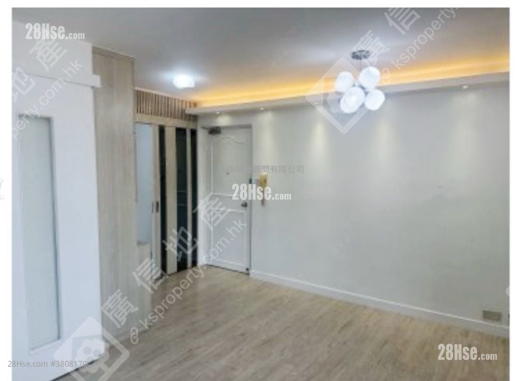 Charming Garden Sell 3 Bedrooms , 2 Bathrooms 592 ft²