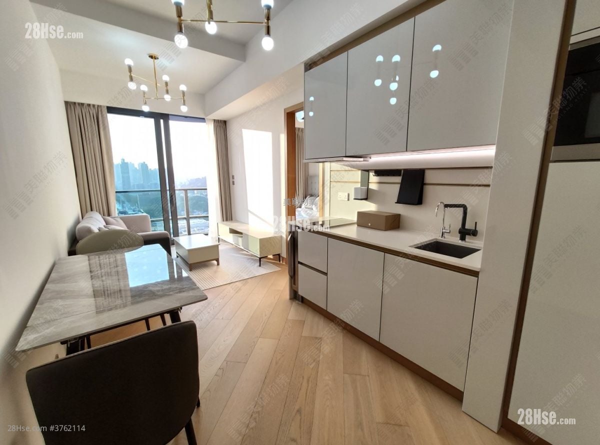 128 Waterloo Sell 1 Bedroom 342 ft²