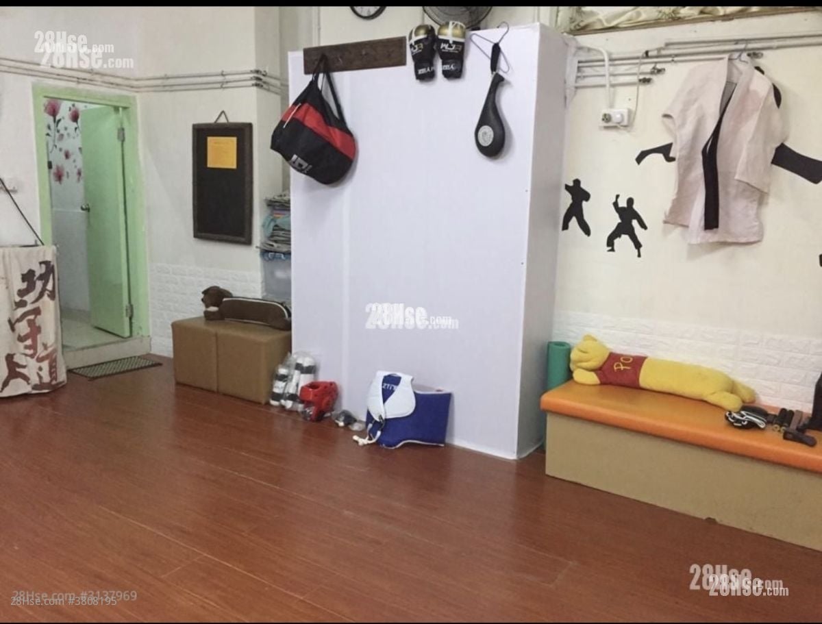 Chinese Mansion Rental 900 ft²