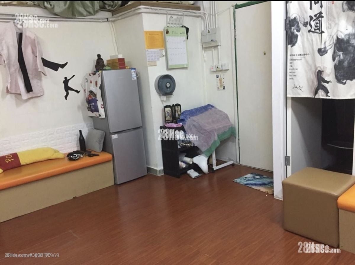 Chinese Mansion Rental 900 ft²