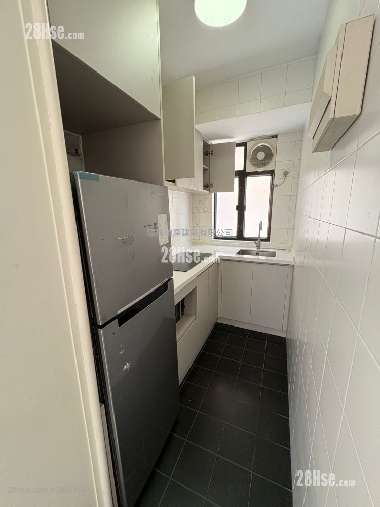 Hillwood Mansion Rental 2 Bedrooms 420 ft²